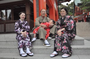 Spraakverwarringen liggen continu op de loer, maar de mensen in Japan zijn de bank genomen erg vriendelijk.