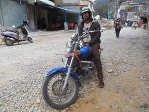 Een toevallige ontmoeting kan ook leiden tot een rondleiding op de motor in de omgeving