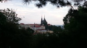 De Petrus- en Pauluskathedraal is vanaf bijna elk punt in de stad te zien.